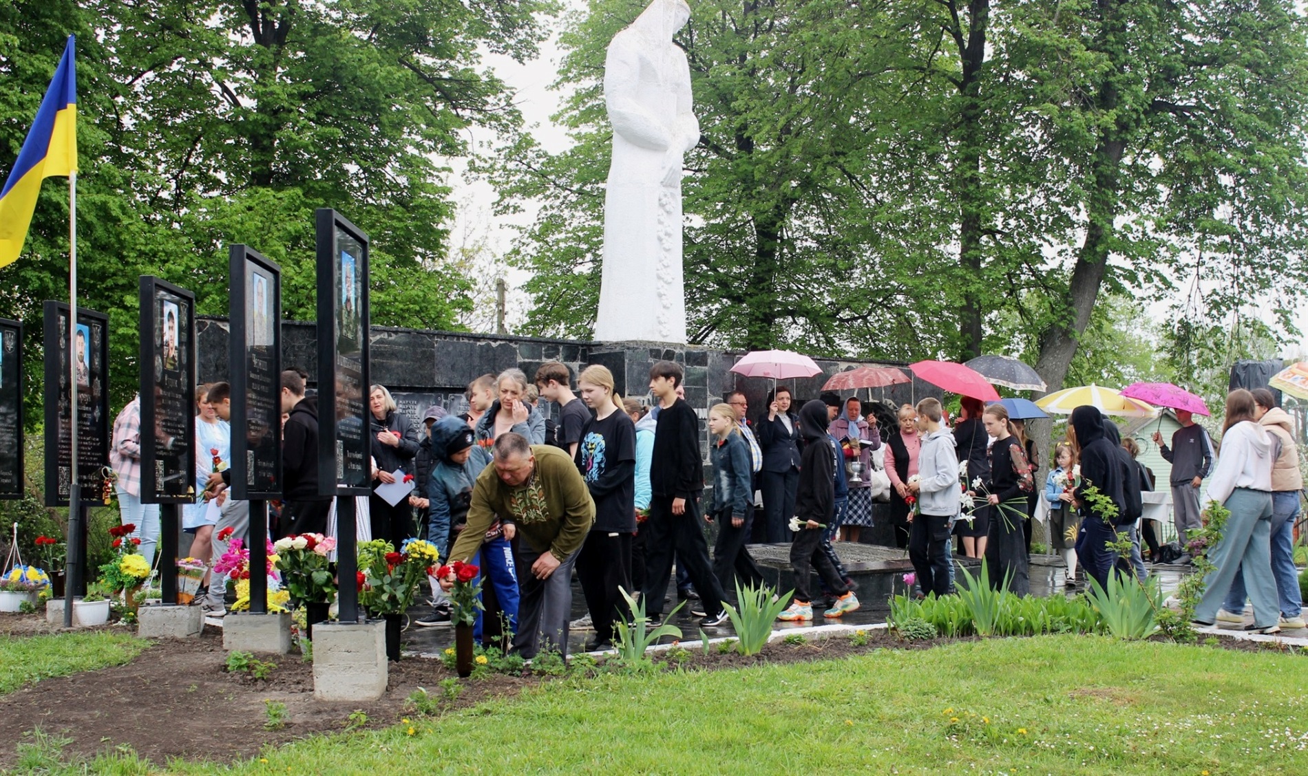 У Великому Молодькові відкрили меморіальні стели трьом полеглим Захисникам