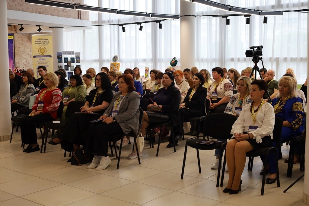 У Звягелі проходить Міжнародна науково-практична краєзнавча конференція