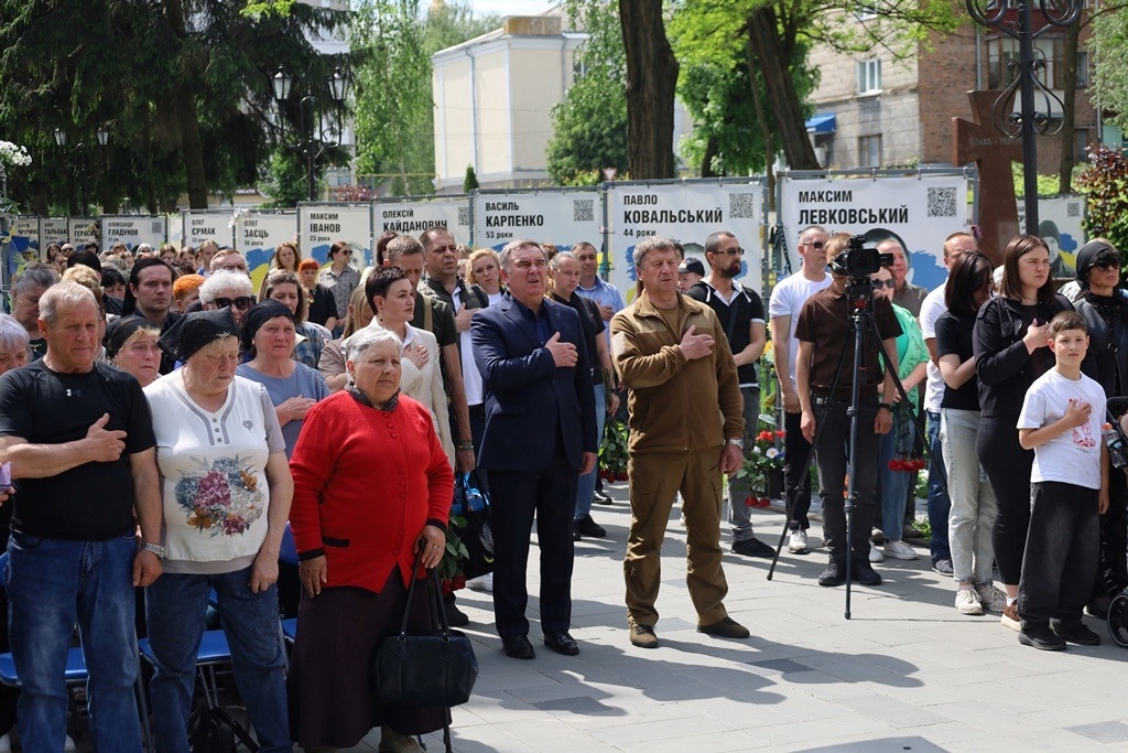Алея Пам'яті знову поповнилася світлинами полеглих Захисників зі Звягельської громади: імена