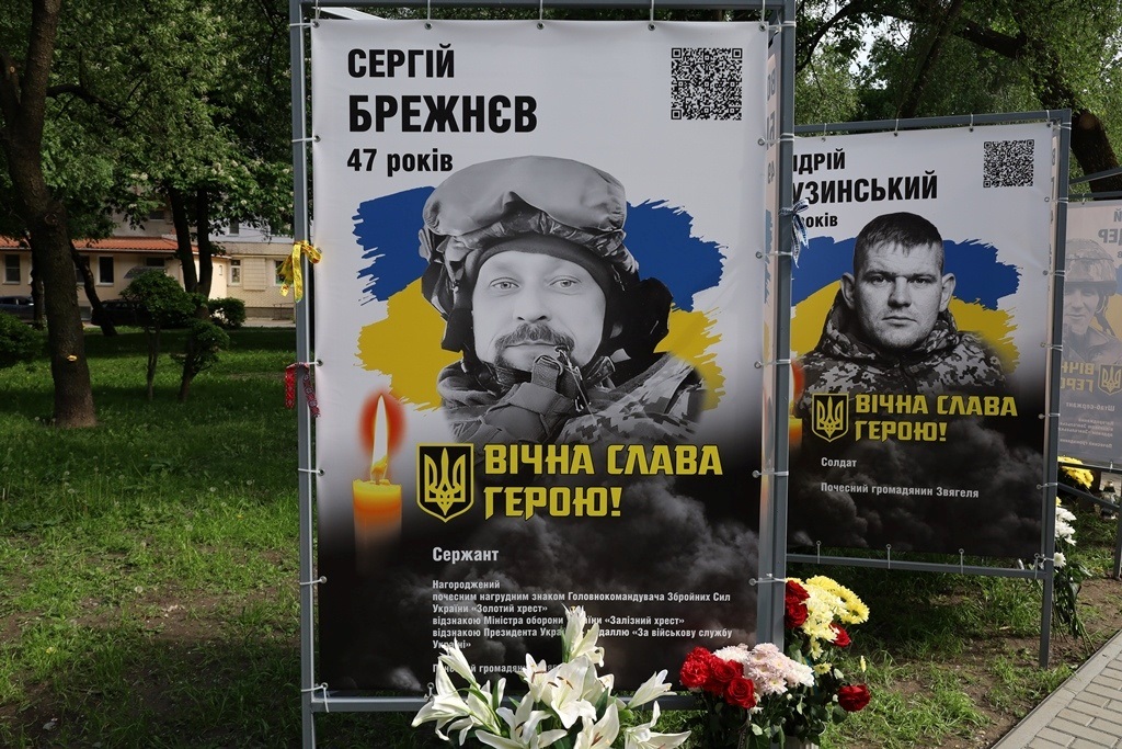 Алея Пам'яті знову поповнилася світлинами полеглих Захисників зі Звягельської громади: імена