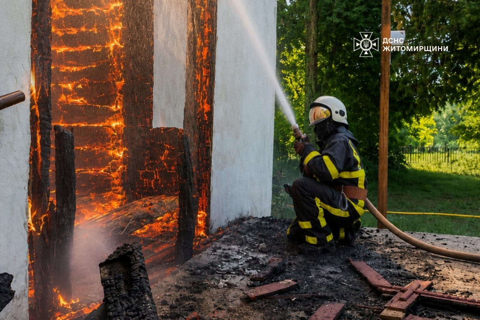 На Звягельщині згорів дерев'яний костел