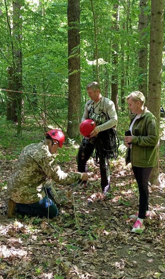 Навісні переправи, підйоми та траверси: звягеляни здобули дві бронзи на обласному турнірі з туризму