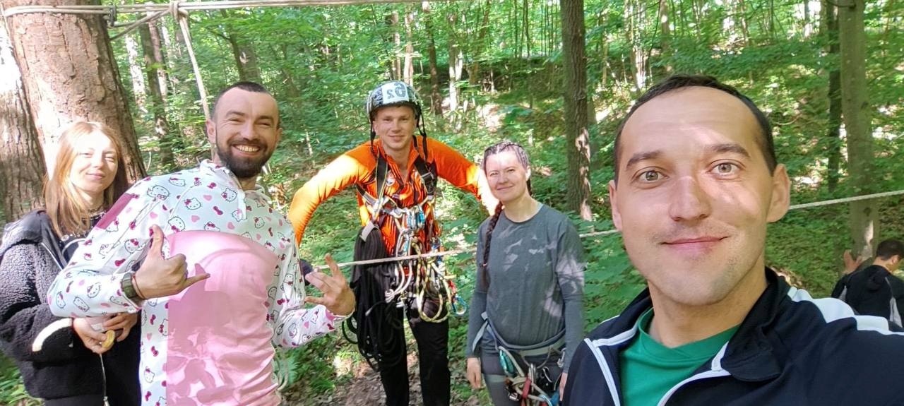 Навісні переправи, підйоми та траверси: звягеляни здобули дві бронзи на обласному турнірі з туризму