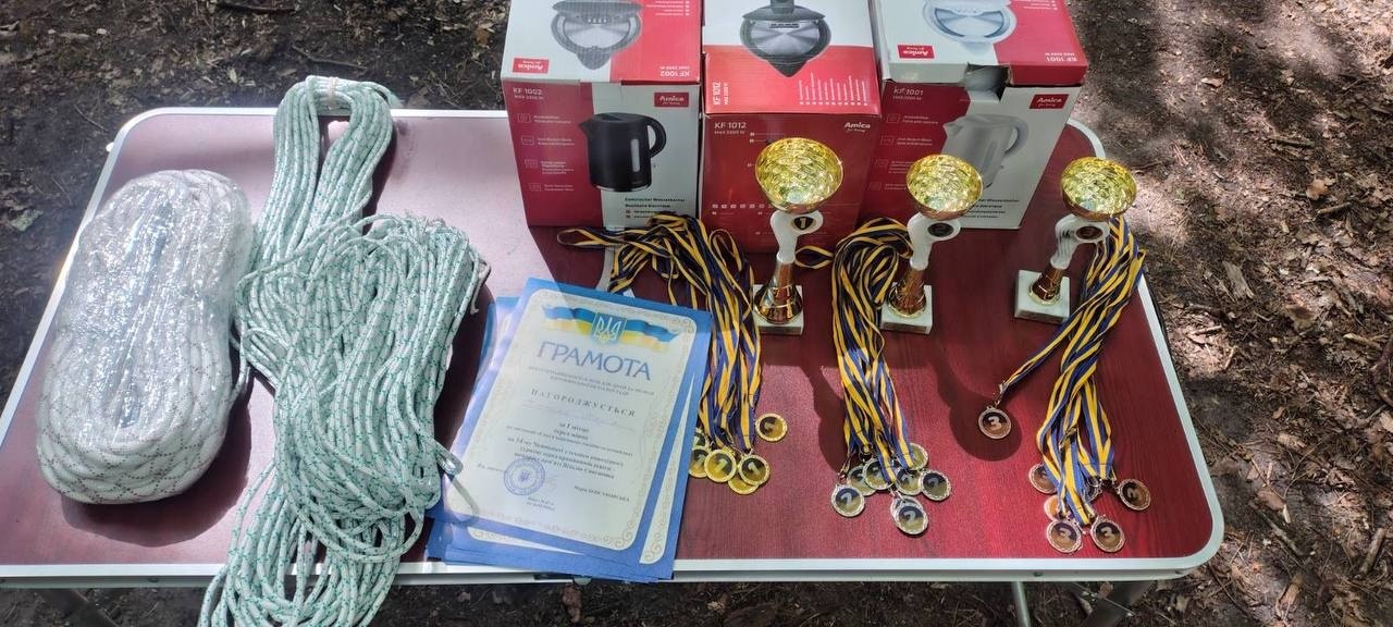 Навісні переправи, підйоми та траверси: звягеляни здобули дві бронзи на обласному турнірі з туризму