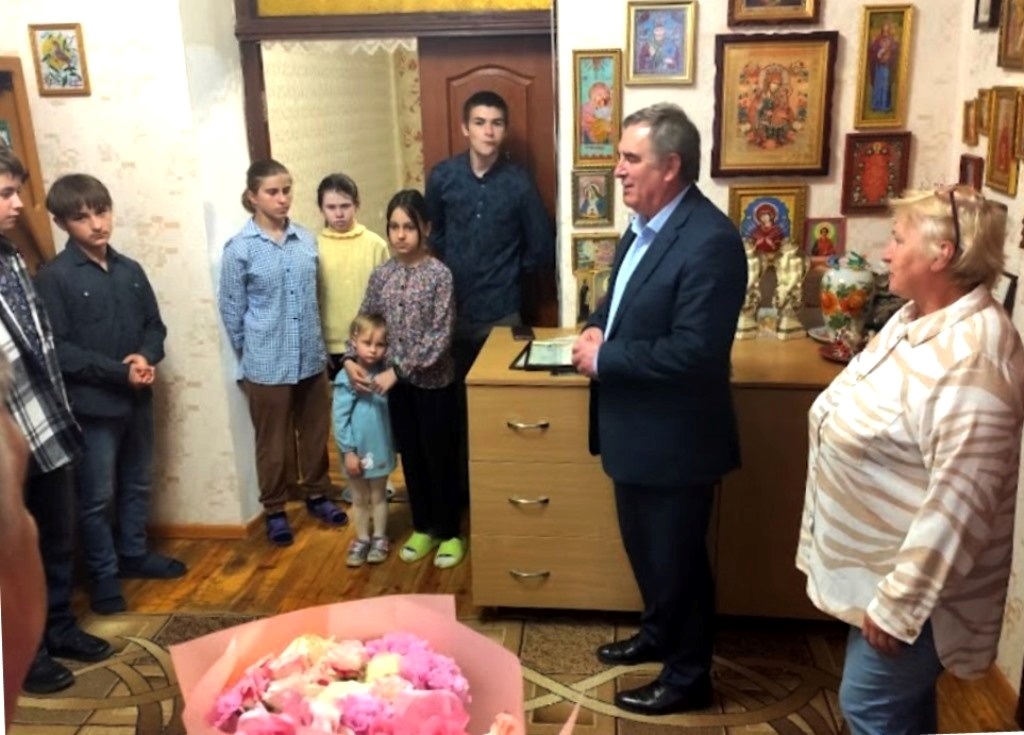 Родина зі Звягельської громади за 20 років виховала 24 дитини