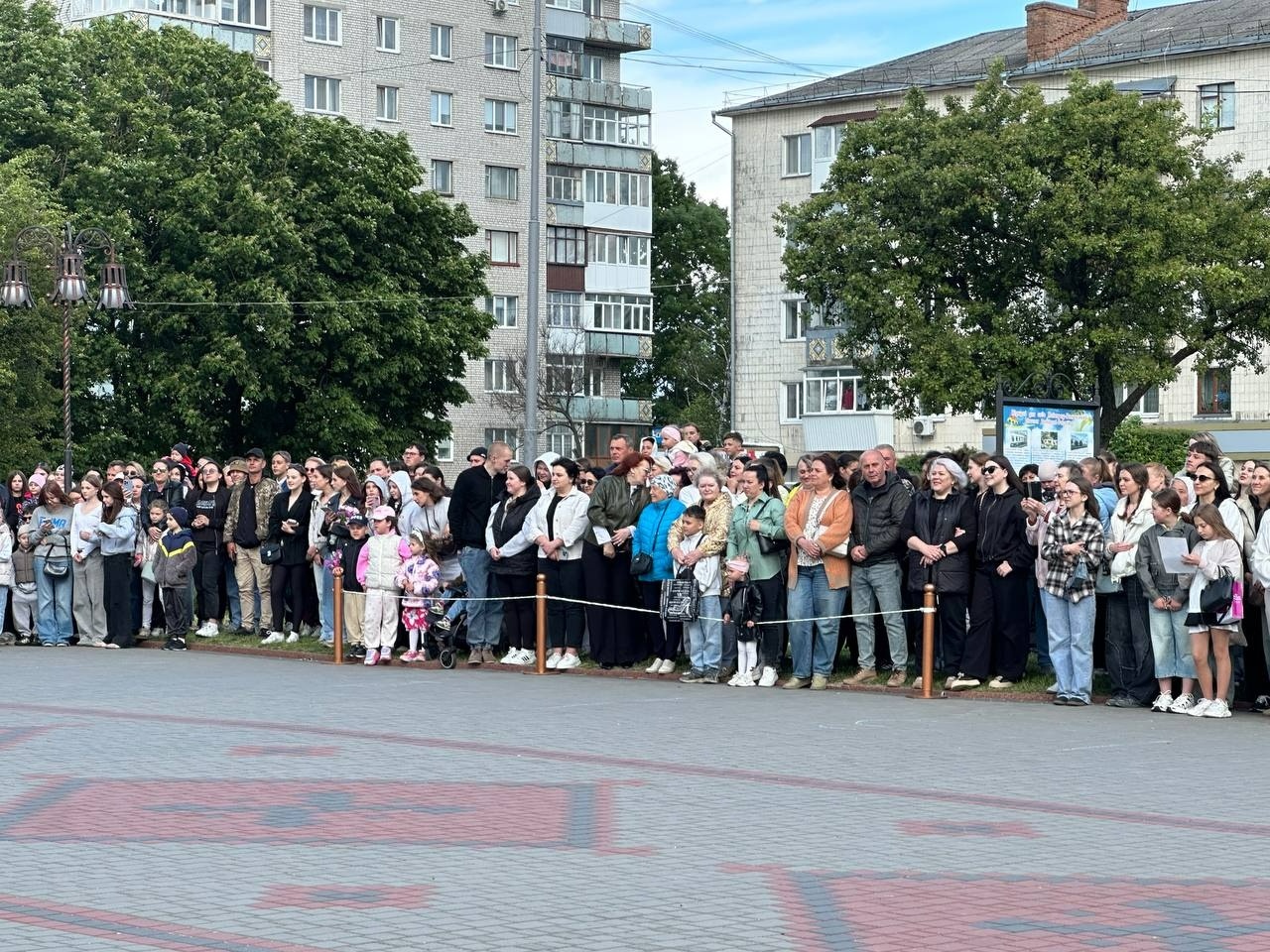 Бал випускників на площі Звягеля