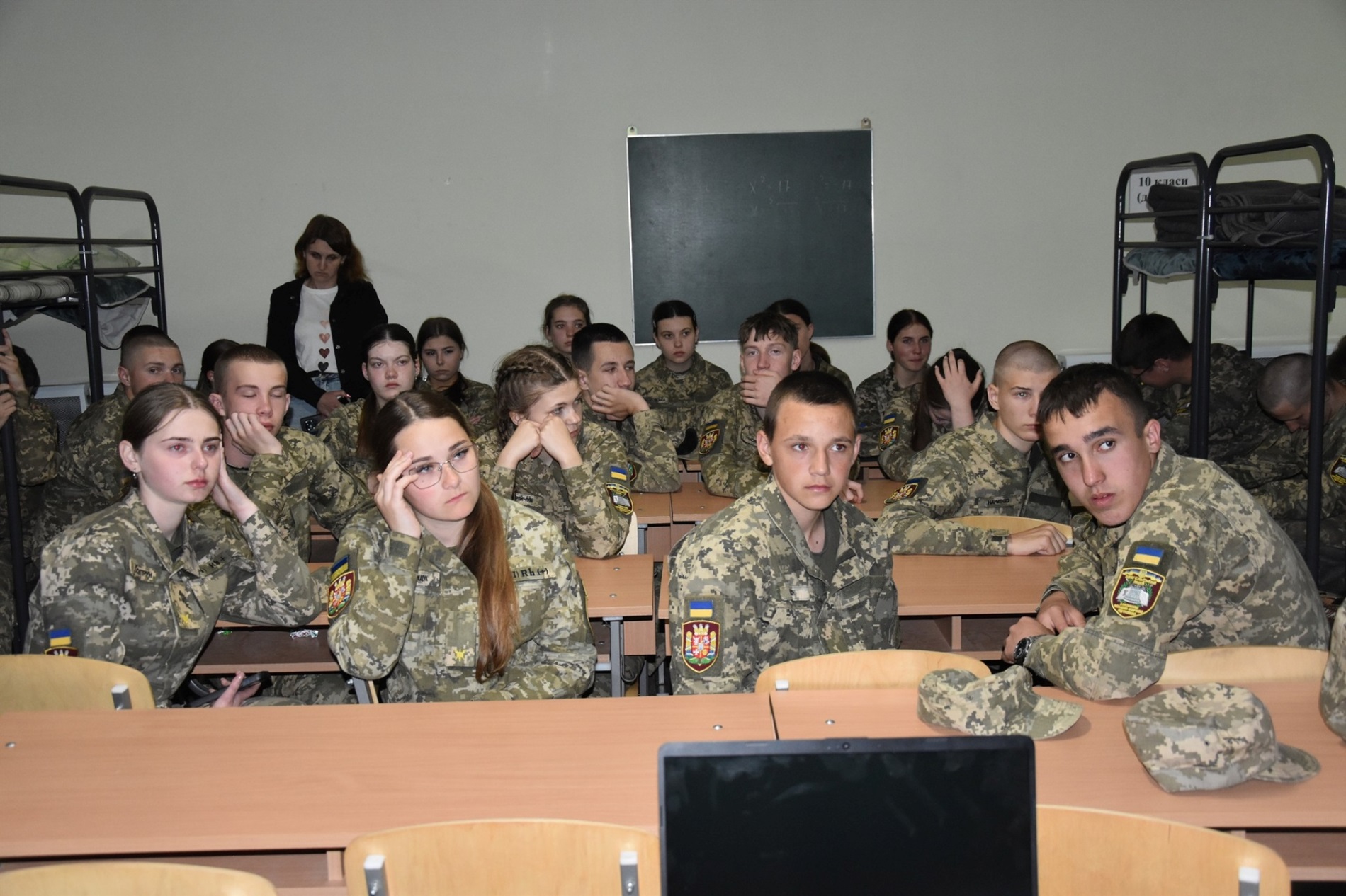 У ліцеї з посиленою військово-фізичною підготовкою вшанували дітей, які стали жертвами агресії