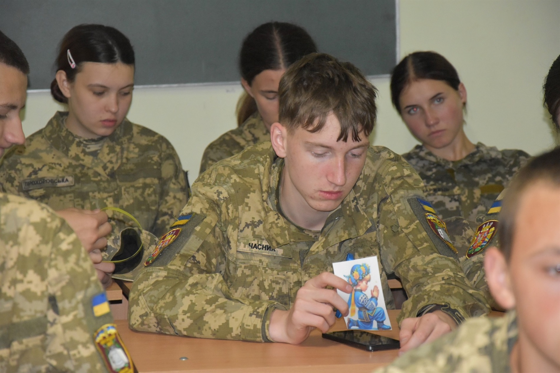 У ліцеї з посиленою військово-фізичною підготовкою вшанували дітей, які стали жертвами агресії