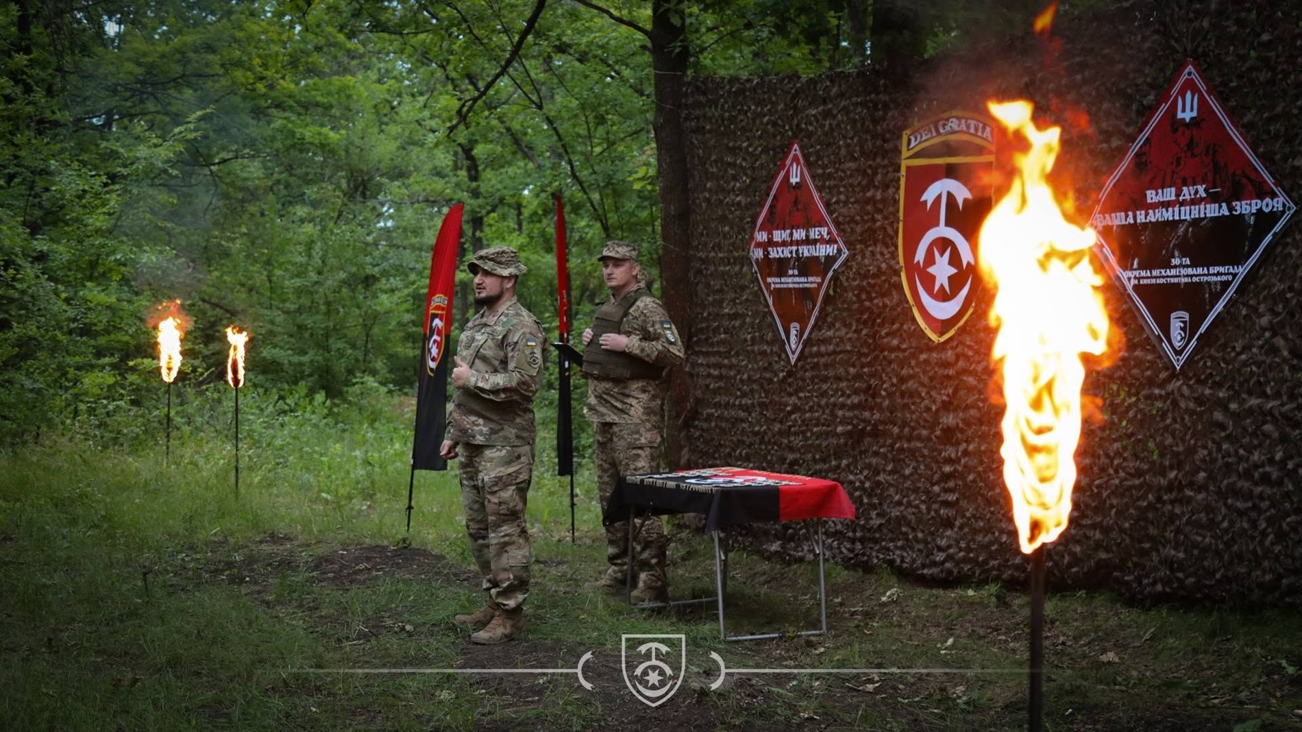 Бійцям 30 ОМБр командир вручив шеврони бригади