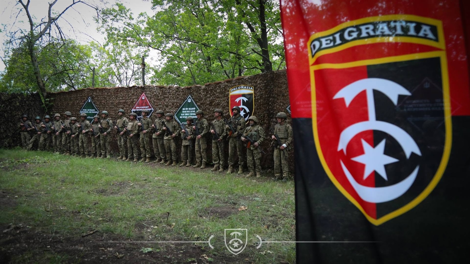 Бійцям 30 ОМБр командир вручив шеврони бригади