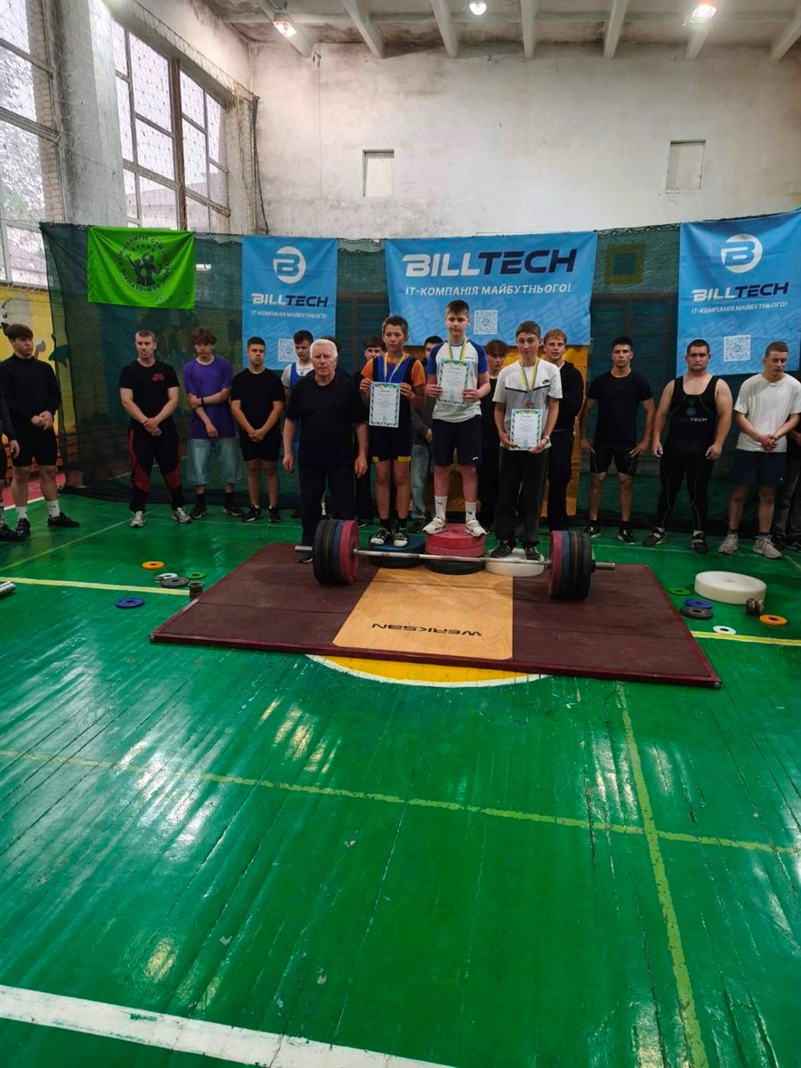 Звягельські важкоатлети взяли 7 золотих медалей на чемпіонаті на Вінниччині