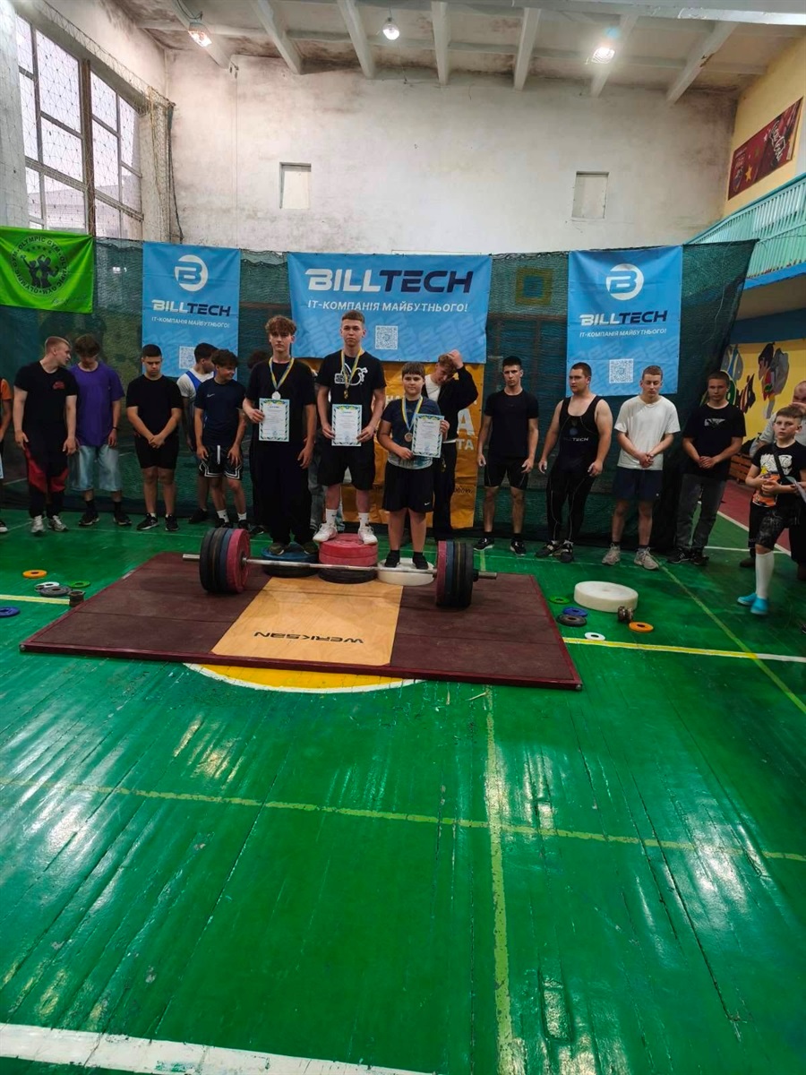 Звягельські важкоатлети взяли 7 золотих медалей на чемпіонаті на Вінниччині