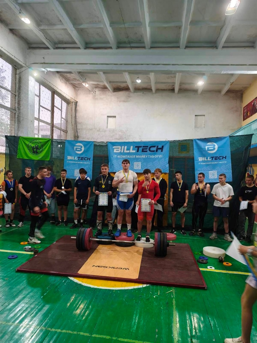 Звягельські важкоатлети взяли 7 золотих медалей на чемпіонаті на Вінниччині
