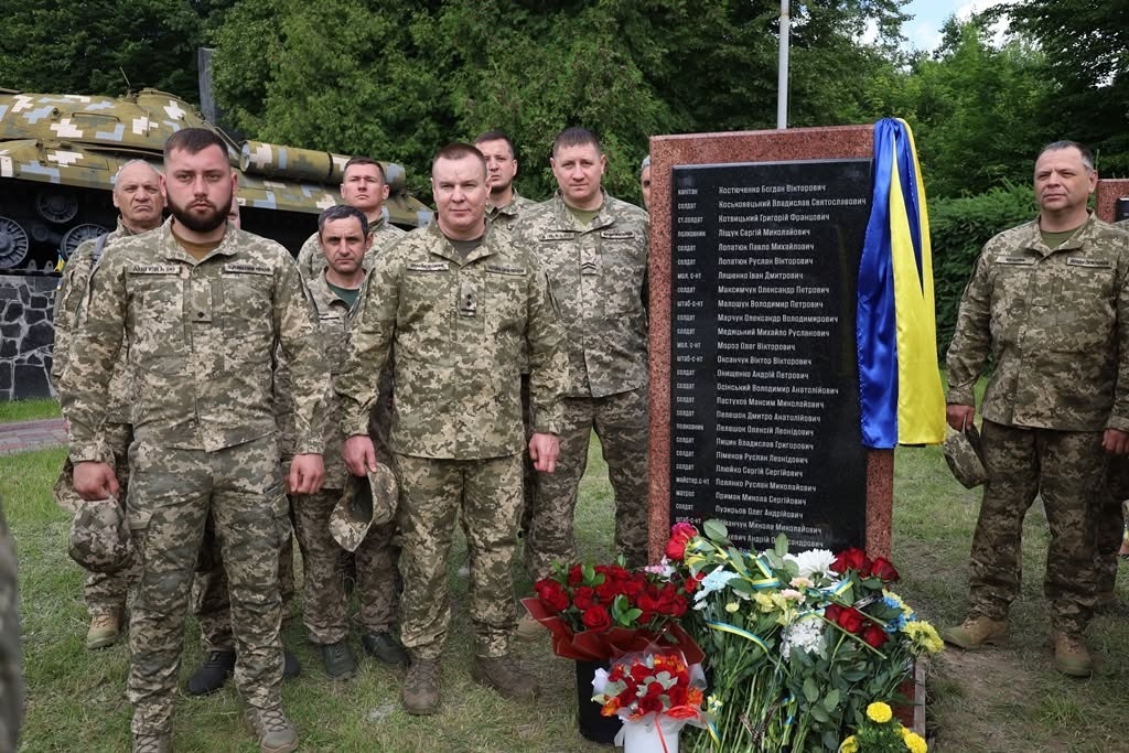 На території Меморіалу загиблим учасникам АТО/ООС додали стели з іменами 68 полеглих Захисників
