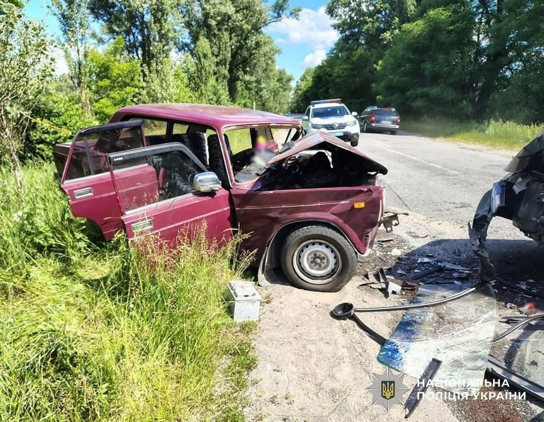 Троє травмованих внаслідок ДТП на Звягельщині – зіткнулися дві зустрічні автівки