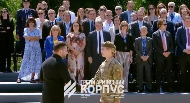 З Волл-стріт – в окопи: медикиня з Баранівки Вікторія Гончарук отримала орден від Президента