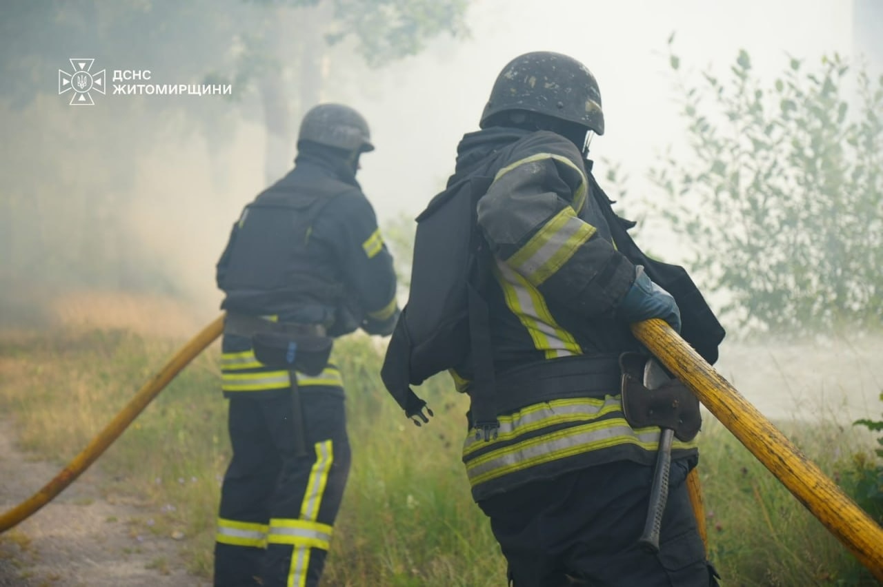 У Житомирі загасили пожежу після російського удару