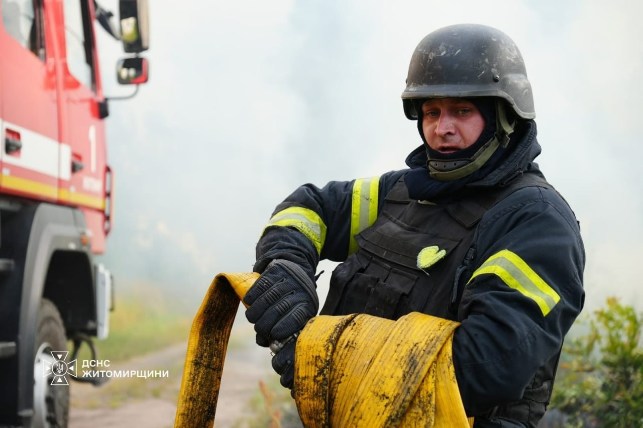 У Житомирі загасили пожежу після російського удару