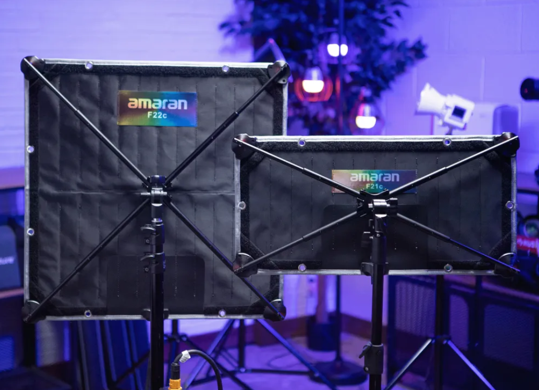 Порівняння задніх кріплень та алюмінієвих каркасів X-bracket гнучких панелей Amaran F22c та F21c