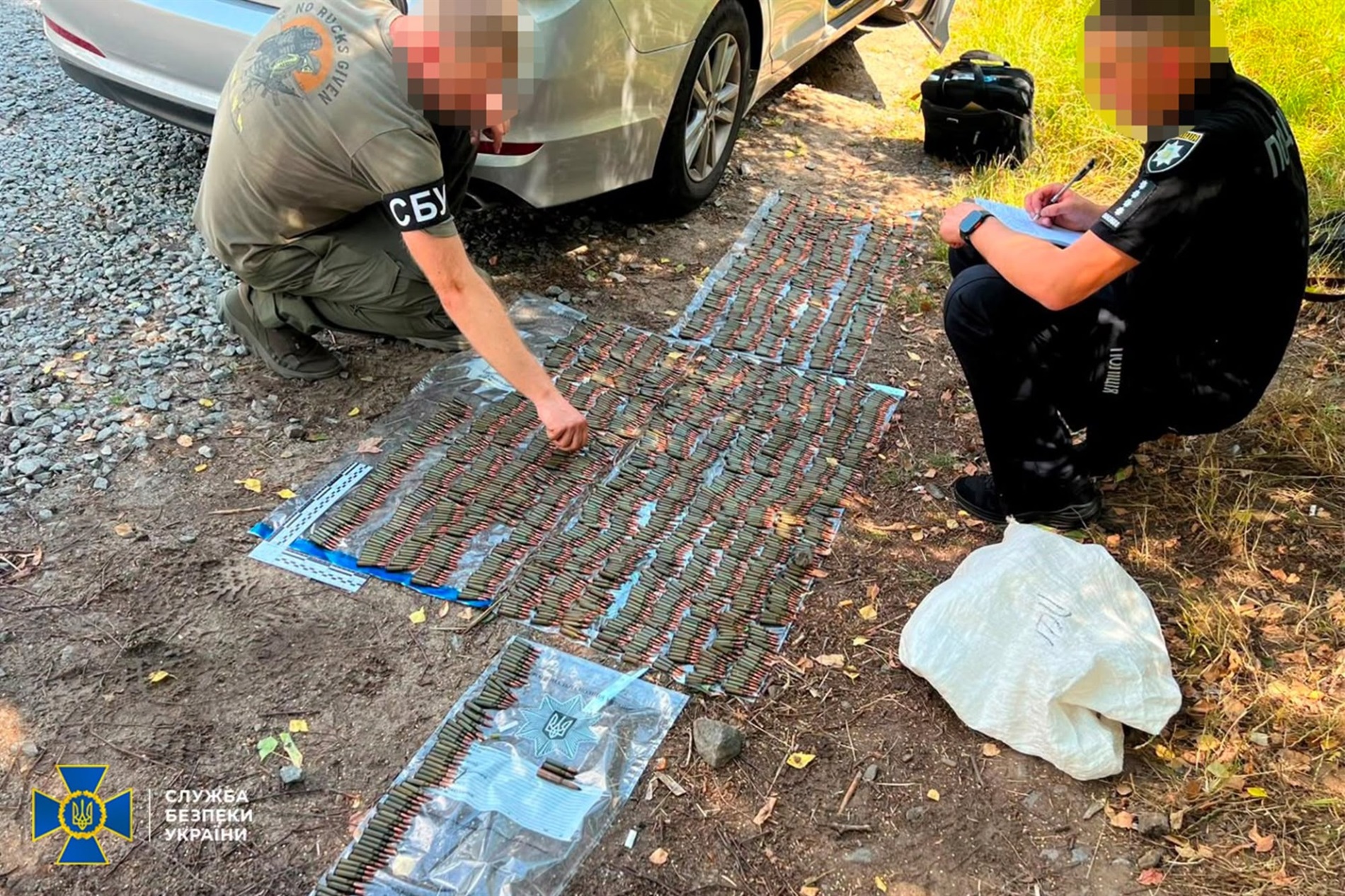 Заробіток на війні: на Житомирщині спіймали ділка з арсеналом трофейної зброї