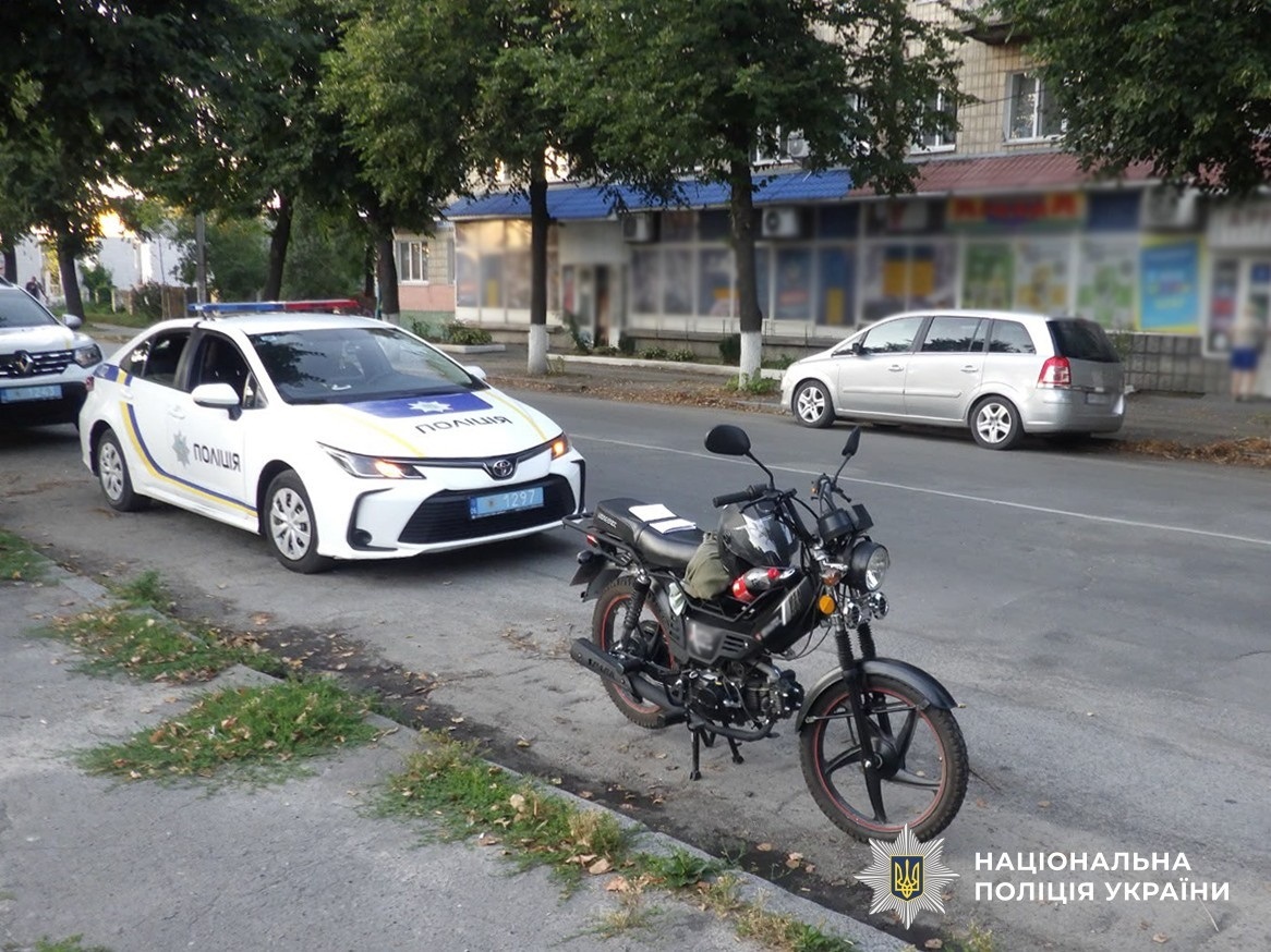 П'яний байкер і безправний комбайнер: на Звягельщині двоє водіїв намагалися відкупитися від поліції
